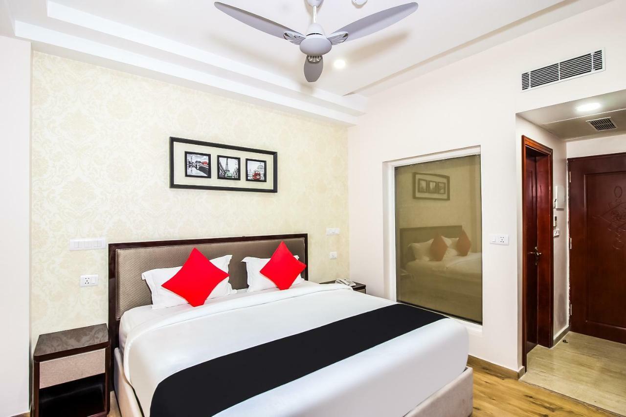 Capital O 37152 Naveen Continental Prayagraj Bagian luar foto