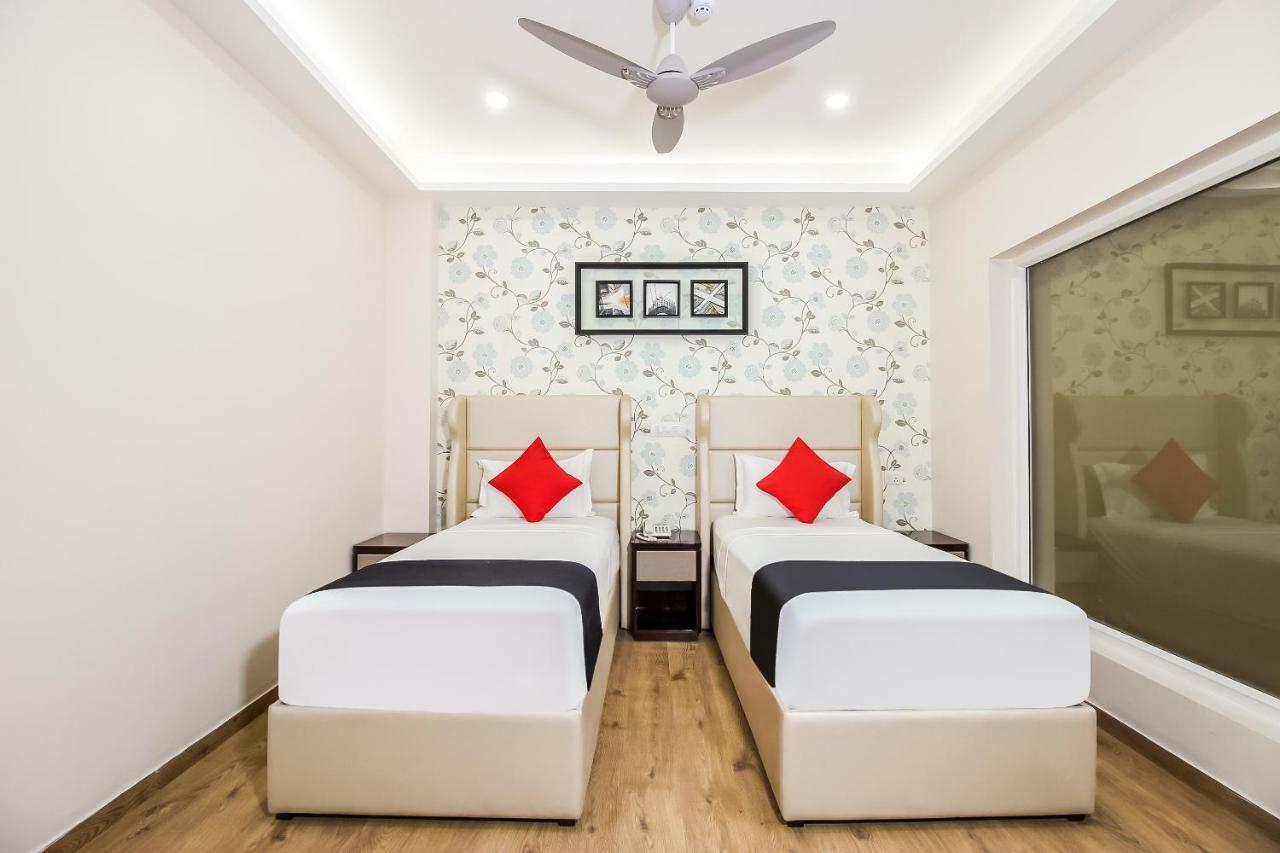 Capital O 37152 Naveen Continental Prayagraj Bagian luar foto