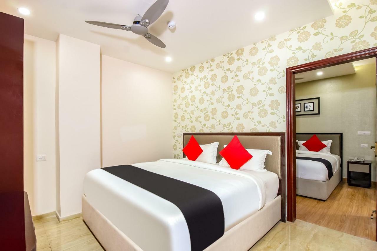 Capital O 37152 Naveen Continental Prayagraj Bagian luar foto